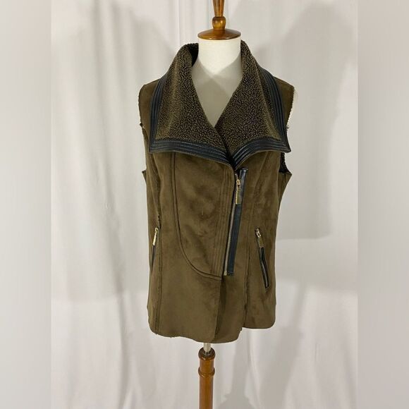 Vince Camuto Sherpa/Suede Vest - Picture 1 of 10